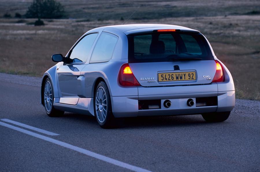  Renault Clio V6 Sport 1999 года  (фото 31 из 40)